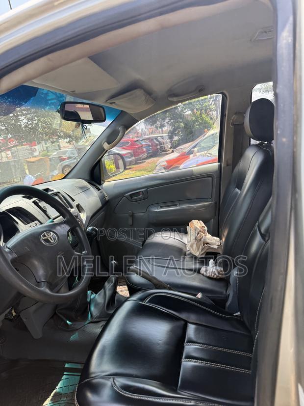 Toyota Hilux 2.0 VVT-i SRX 2010