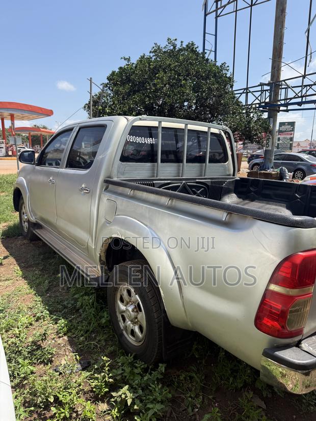 Toyota Hilux 2.0 VVT-i SRX 2010