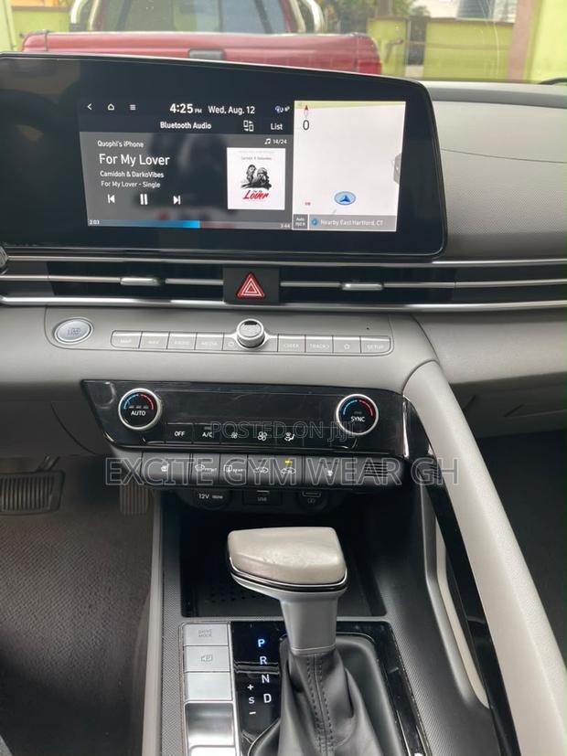 Hyundai Elantra SEL 2023 Gray