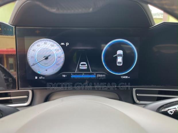 Hyundai Elantra SEL 2023 Gray