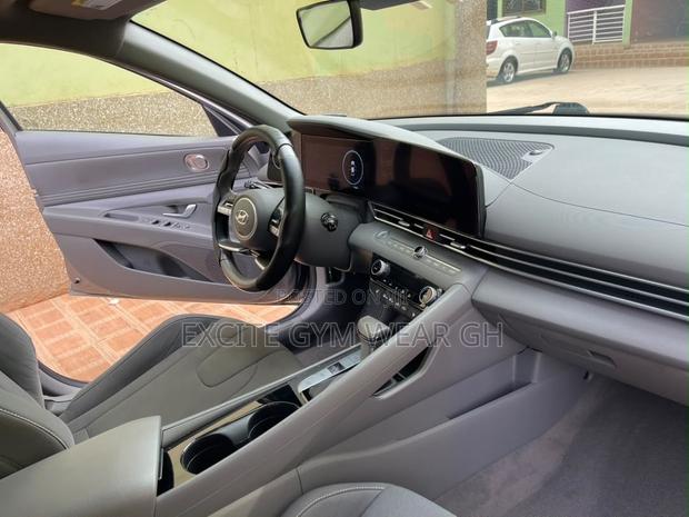 Hyundai Elantra SEL 2023 Gray