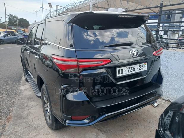 Toyota Fortuner 2016 Black