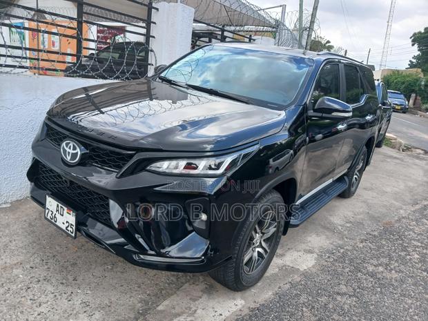 Toyota Fortuner 2016 Black