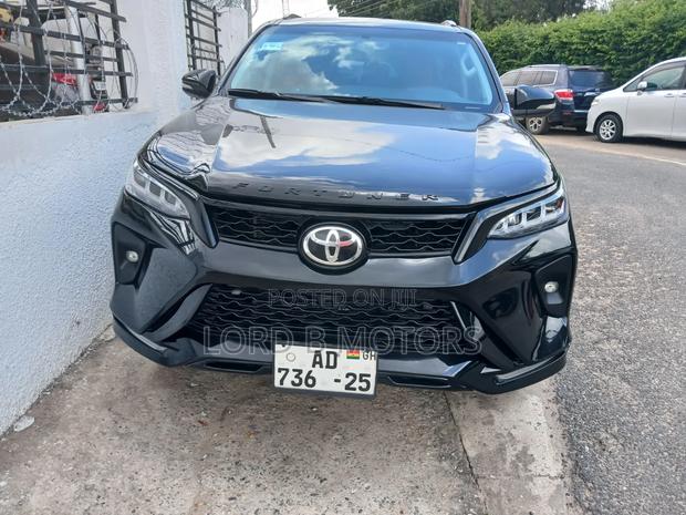Toyota Fortuner 2016 Black