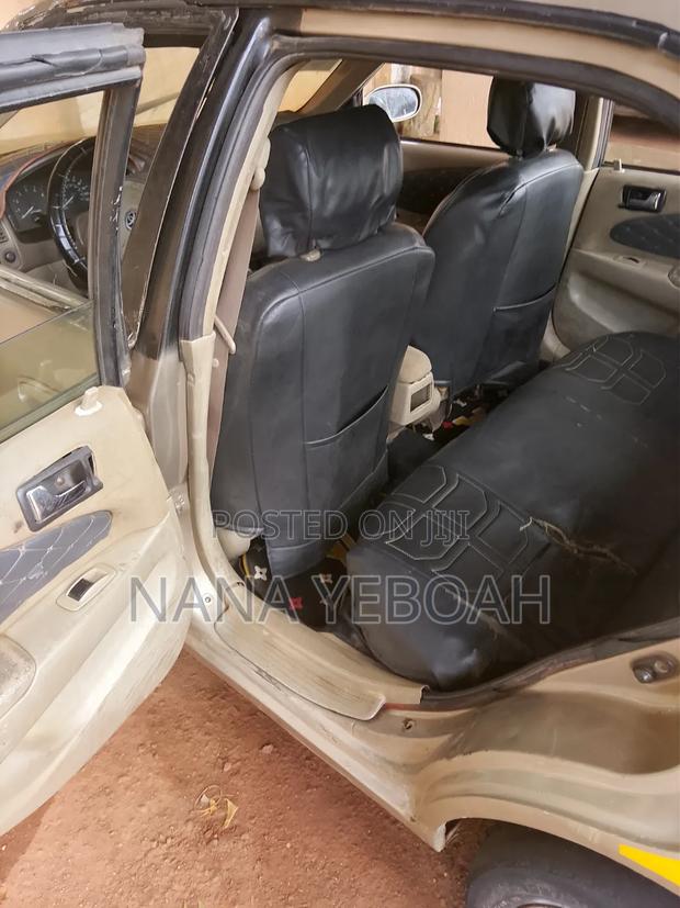 Toyota Corolla 2001 Gold