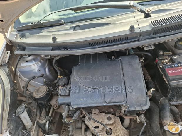 Toyota Vitz 1.0 FWD 5dr 2010 Silver