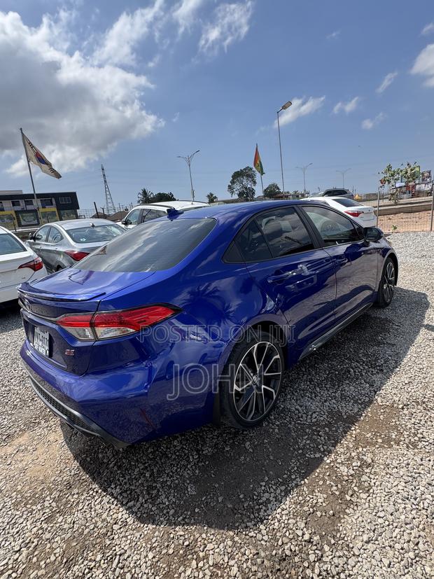 Toyota Corolla SE 2021 Blue