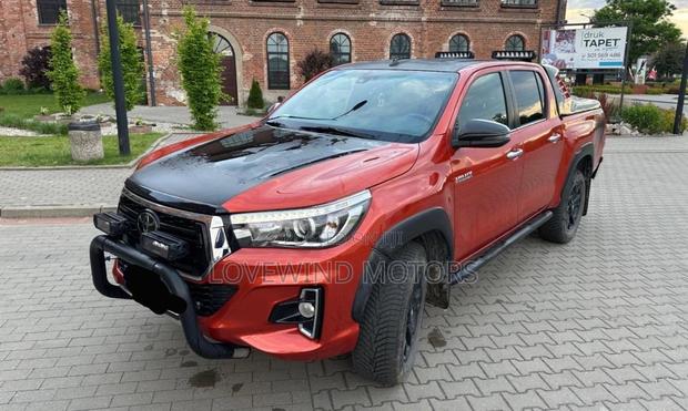 Toyota Hilux 2019 White