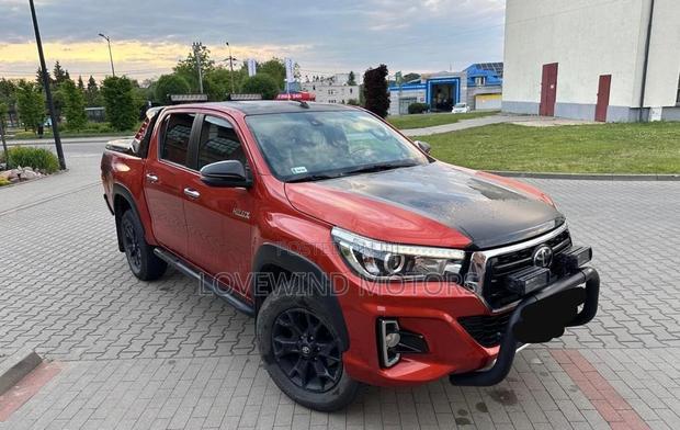 Toyota Hilux 2019 White