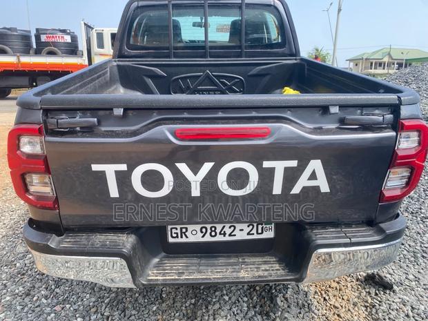 Toyota Hilux 2019 Black