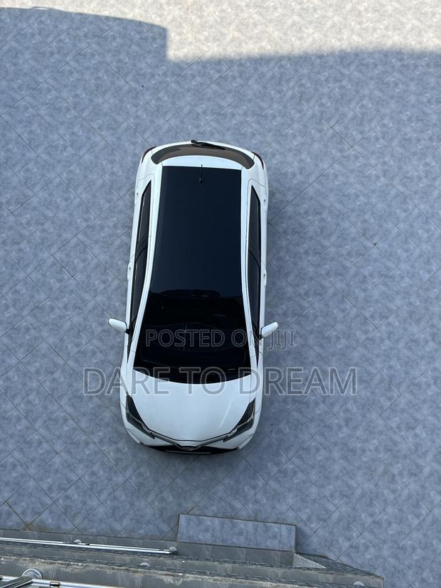 Toyota Yaris LE Hatchback 5dr 2015 White