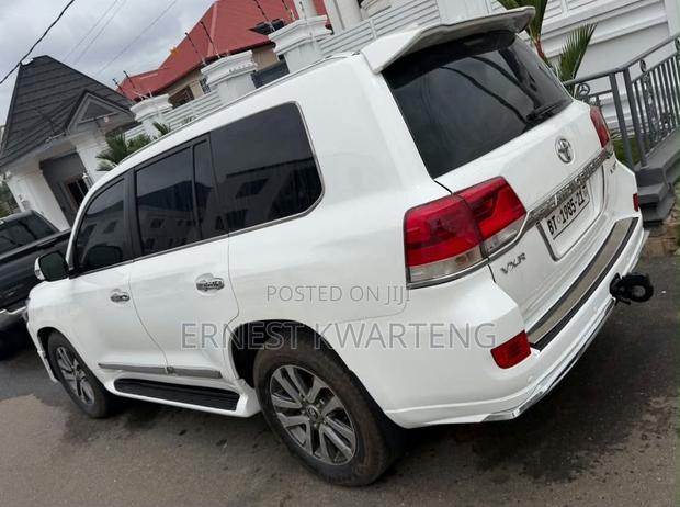 Toyota Land Cruiser 2014 White