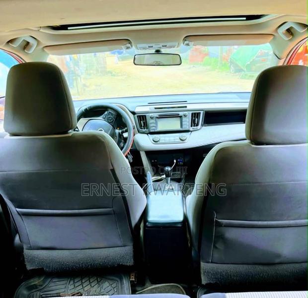 Toyota RAV4 2015 Red