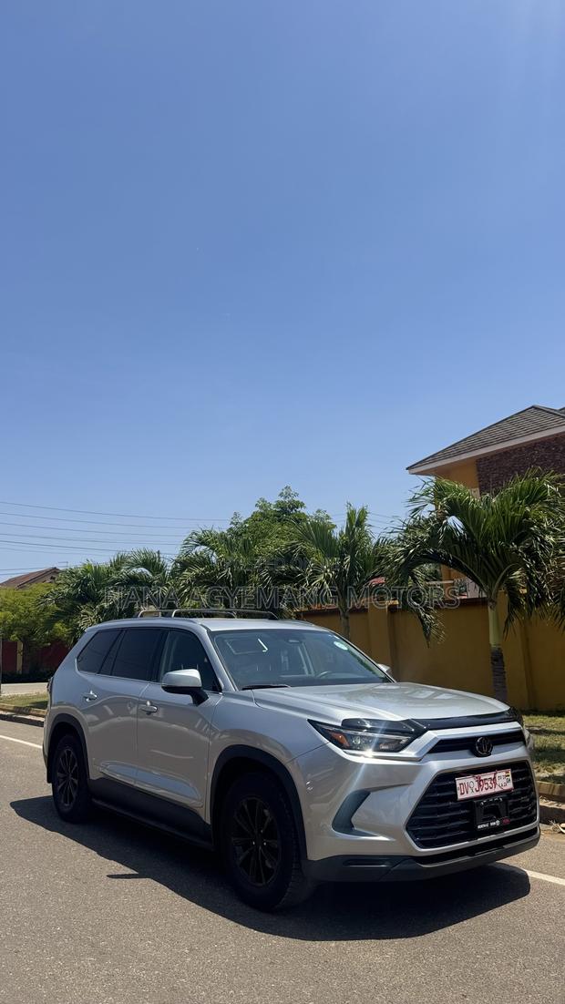 Toyota Highlander XLE AWD 2024 Silver