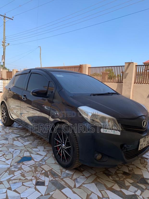 Toyota Vitz 1.3 AWD 5dr 2013 Brown