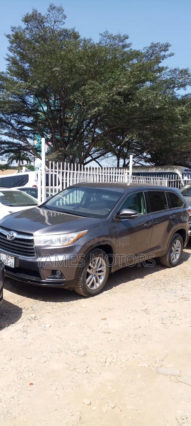 Toyota Highlander LE 4dr SUV (3.5L 6cyl 6A) 2014 Brown