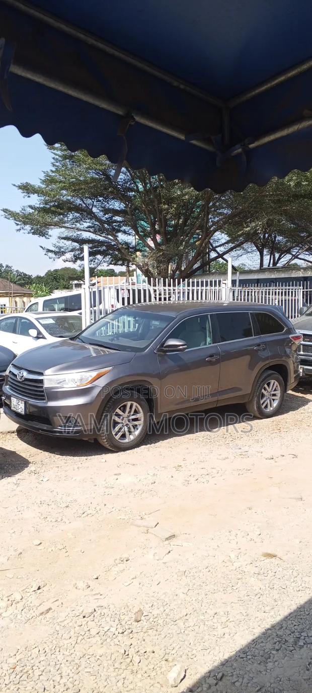 Toyota Highlander LE 4dr SUV (3.5L 6cyl 6A) 2014 Brown