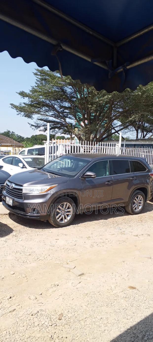 Toyota Highlander LE 4dr SUV (3.5L 6cyl 6A) 2014 Brown