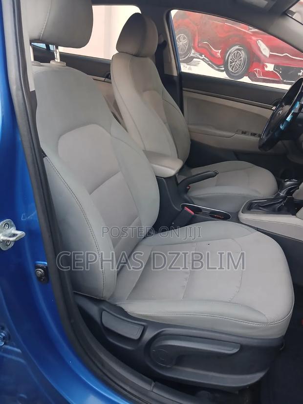 Hyundai Elantra 2017 Blue