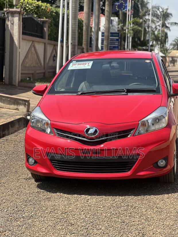 Toyota Vitz 1.3 FWD 5dr 2014 Red