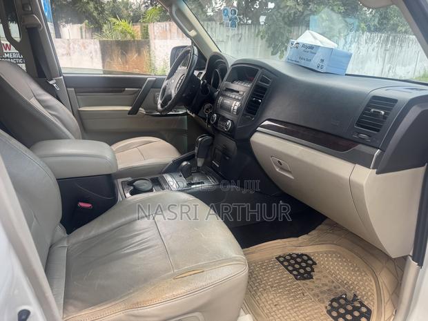 Mitsubishi Pajero V80 3.5 V6 GL/GLS 2016 White