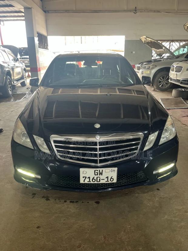Mercedes-Benz E350 Base BlueTec Sedan (3.0L 6cyl 7A) 2011 Blue