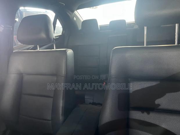 Mercedes-Benz E350 Base BlueTec Sedan (3.0L 6cyl 7A) 2011 Blue