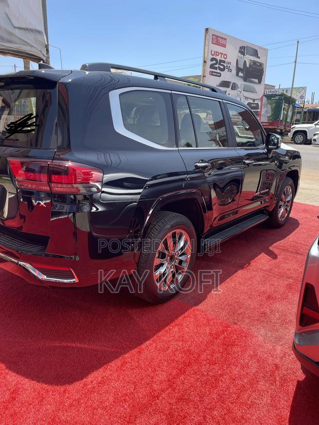 New Toyota Land Cruiser LC300 2025 Black