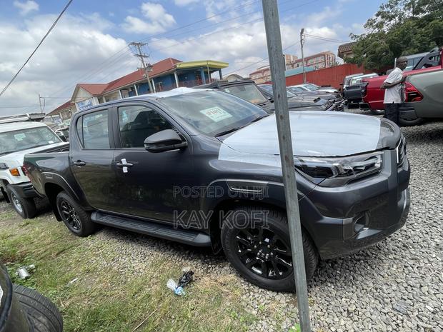 New Toyota Hilux 2023 Black