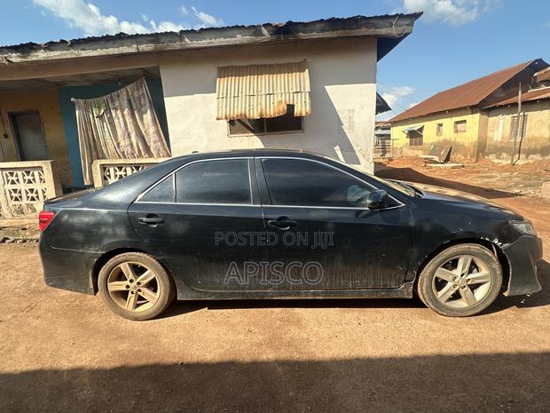 Toyota Camry SE 4dr Sedan w/Prod. End 11/13 (2.5L 4cyl 6A) 2014 Black