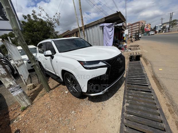 Lexus LX 600 2023 White