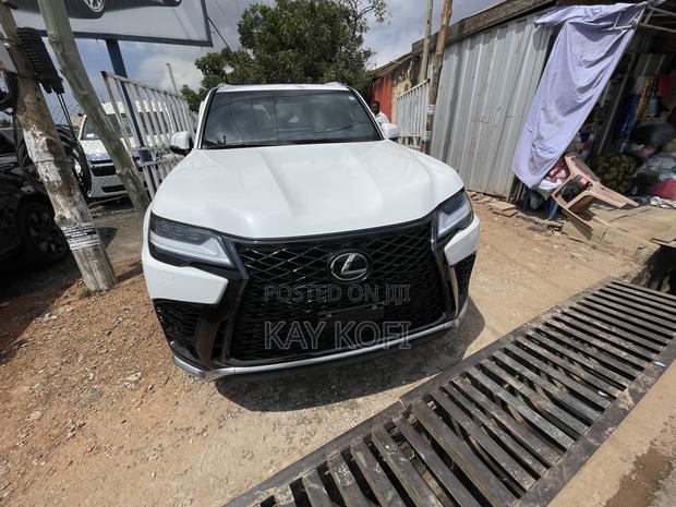 Lexus LX 600 2023 White