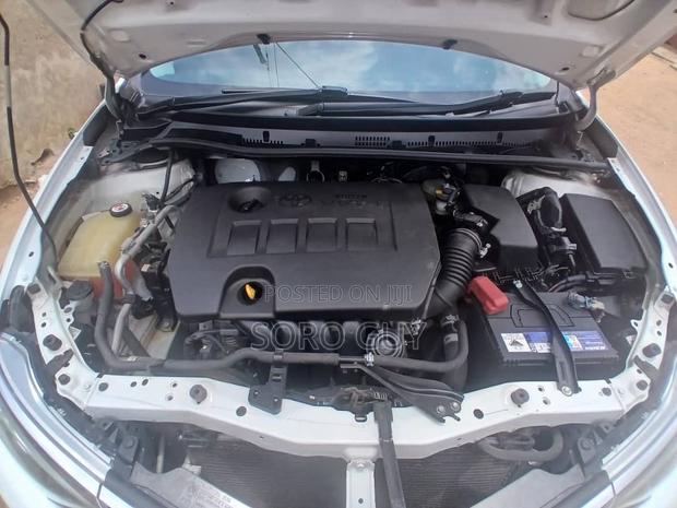 Toyota Corolla 2019 White