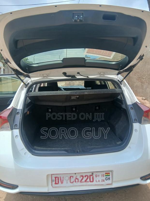 Toyota Corolla 2019 White