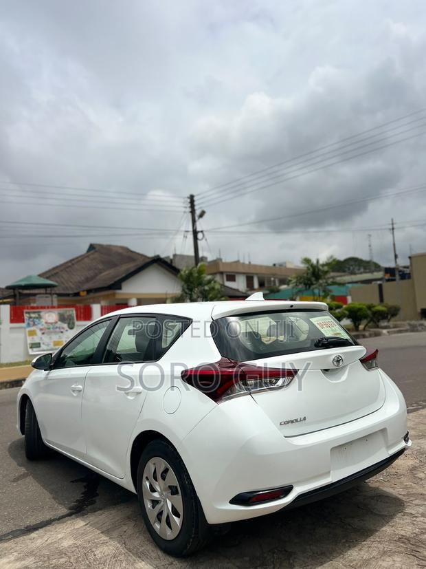 Toyota Corolla 2019 White