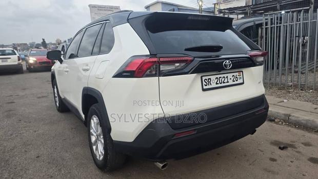 Toyota RAV4 2020 White