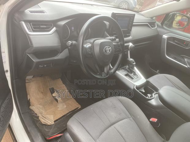 Toyota RAV4 2020 White