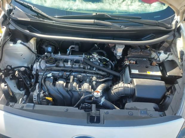 Kia Rio EX 4dr Hatchback (1.6L 4cyl 6A) 2016 White