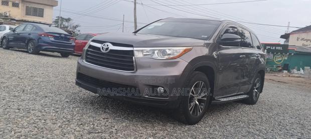 Toyota Highlander XLE V6 4x2 (3.5L 6cyl 6A) 2016 Brown