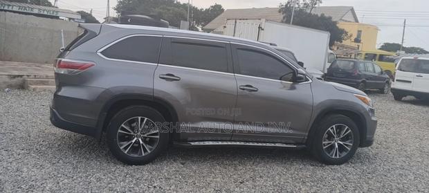 Toyota Highlander XLE V6 4x2 (3.5L 6cyl 6A) 2016 Brown