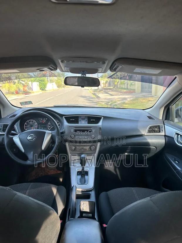 Nissan Sentra S 4dr Sedan (1.8L 4cyl CVT) 2014 Silver