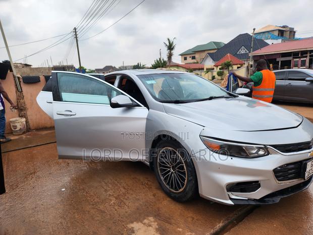 Chevrolet Malibu 2022 Gray