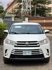 Toyota Highlander LE 2019 White for sale