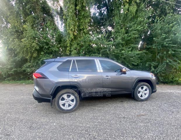 Toyota RAV4 LE 2022 Gray