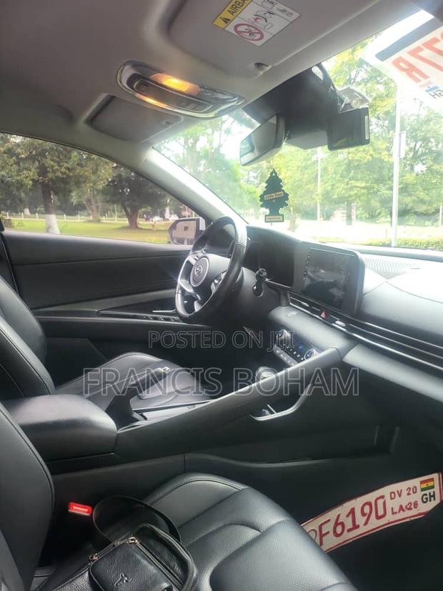 Hyundai Elantra Limited 2021 White