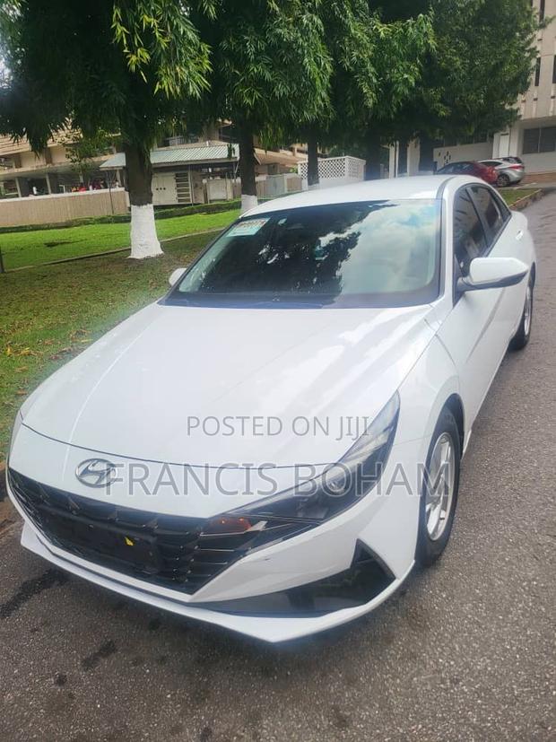 Hyundai Elantra Limited 2021 White