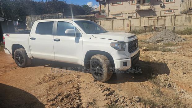 Toyota Tundra SR5 2021 White