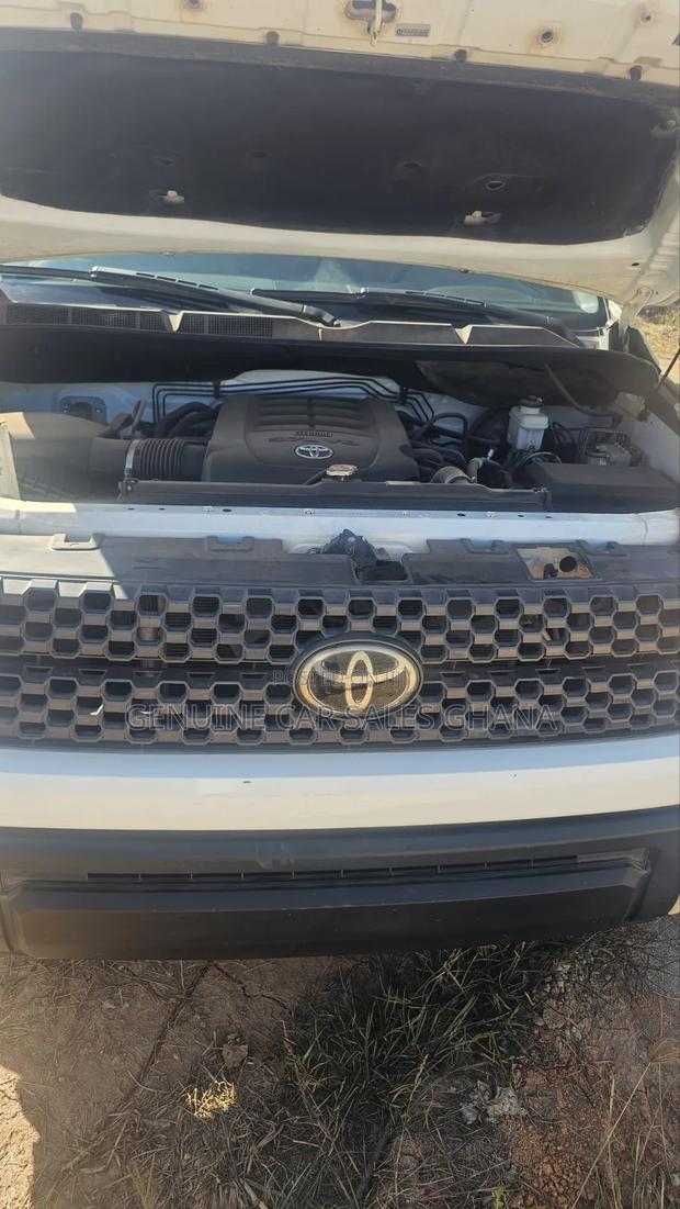 Toyota Tundra SR5 2021 White