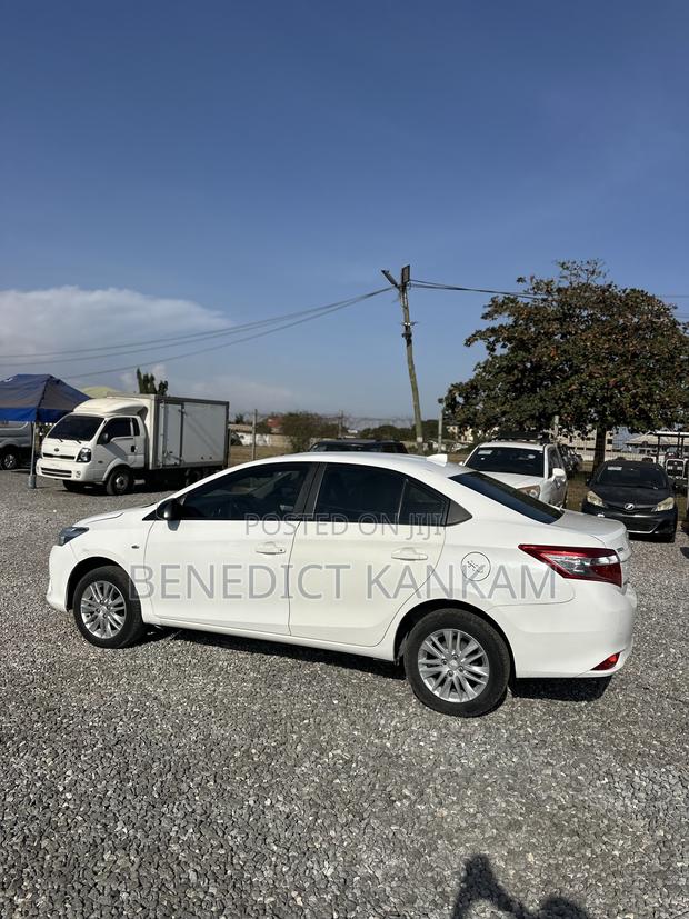 Toyota Yaris 2015 White