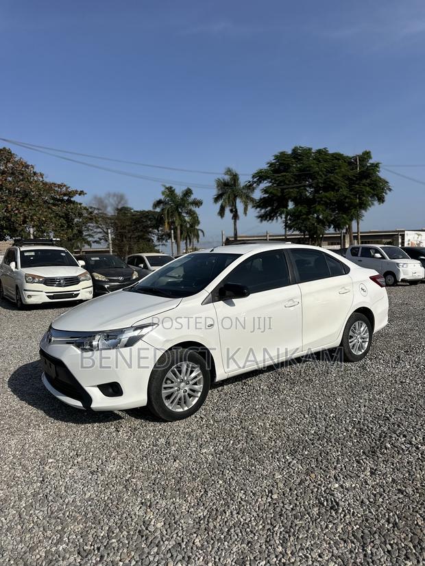 Toyota Yaris 2015 White